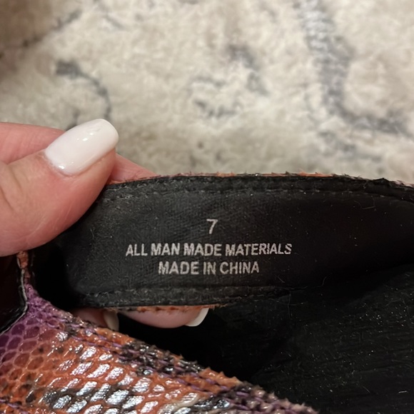 Speedo purple and orange snakeskin print flip flop padded sandal - Picture 16 of 17